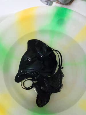 裤子很好,面料也不错,刚洗了不掉色,想买的盆朋可以放心购买了。 裤子很好,面料也不错,刚洗了不掉色,想买的盆朋可以放心购买了。