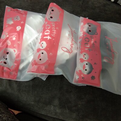 宝贝太漂亮了，我和姑娘都炒鸡喜欢，真是物美价廉呀，真是大大的惊喜，纯棉的料子加上软软的蕾丝，太棒了，简直是美死了，先买了4件，之后又定了3套，包装特精致，以后买内衣就这里啦！mm放心买吧，不会失望的！