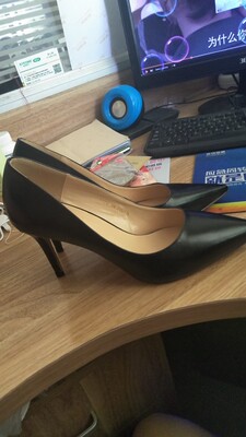 宝贝穿起来特舒服,也不磨脚,鞋跟也感觉不到很高,我喜欢 宝贝穿起来特舒服,也不磨脚,鞋跟也感觉不到很高,我喜欢