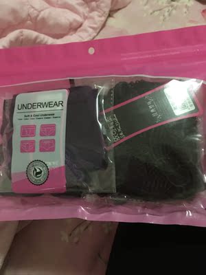 不得不说物流非常给力  今天收的货 迫不及待的打开 内裤裤质量非常好 很性感 店里要卖十几块钱一条 你们家好便宜