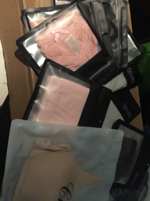 质量很好啊,比优衣库便宜多了!还会回头的 质量很好啊,比优衣库便宜多了!还会回头的