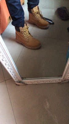 颜色很正，材质很好，很合脚