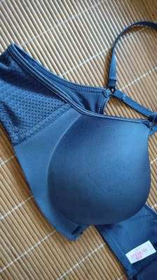 666,很符合我对这个产品的期待。产品很新颖,料子很舒服,肩带很细,应该不容易坏吧。我也是第一次购买,很喜欢。只是我感觉这个码子可能有点小吧,但是可以穿,可以接受。物流超级给力,点个赞。客服吗,可以。 666,很符合我对这个产品的期待。产品很新颖,料子很舒服,肩带很细,应该不容易坏吧。我也是第一次购买,很喜欢。只是我感觉这个码子可能有点小吧,但是可以穿,可以接受。物流超级给力,点个赞。客服吗,可以。