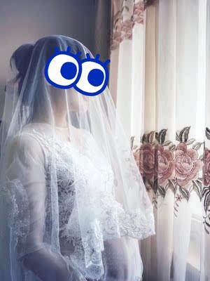 衣服非常好 非常干净 感觉跟新的一样 而且有淡淡的洗衣粉香味 老板人更好 本来说好这周一开始租五天的 结果赶上老公天天开会 没有时间给我照 本来想加钱延迟一天退衣服的 老板很爽快延迟一天还不用加钱 虽然赶上周四老公下午提早回来给我照了 提前还了衣服 但是还是很感谢老板让我延迟 这样我心里也有底儿不着急了