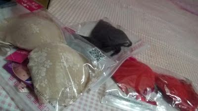 很不错啊,面料摸起来很舒服,虽然换了一次货,但是服务态度非常好!! 很不错啊,面料摸起来很舒服,虽然换了一次货,但是服务态度非常好!!