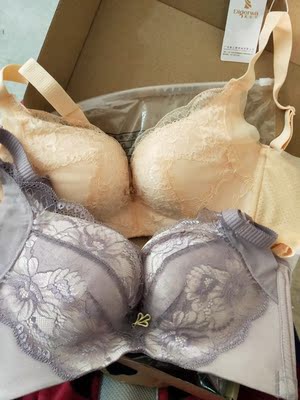 原先先买了件试一下觉得很好穿，不会跑杯，这次有活动就又来选两件，活动价时买很实惠，还没有试，这次买的还不知道好不好穿，先拿去过水了，等穿时再来追评，卖家发货速度很快，还是EMS经济快递服务好会送达，这次用其它家快递还要自己去指定点拿