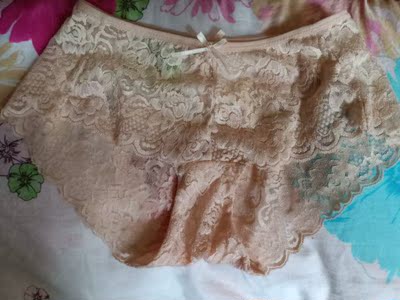 不错,挺漂亮的,而且穿的也挺舒服 不错,挺漂亮的,而且穿的也挺舒服