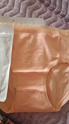 质量是棉质的，包装好看，颜色漂亮，非常好！