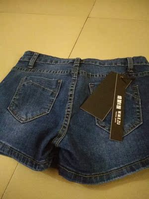 呵呵原本抱着试试看的，没想到描述相符👍，质量还杠杠的，而且老板发货快两天就到了，拿到就试穿一下大小很合适。很满意的一次网购，谢谢老板，祝生意兴隆财源滚滚，唯独不满的就是快递小哥把货送到了不打个电话也不来个短信