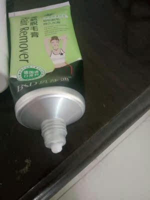 物流蛮快的，回来我先在胳膊上试了一下，还真有效果，涂抹上以后，过上十几分钟，一擦汗毛都掉了，效果真的好。