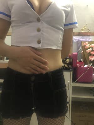 面料很软，拉链很滑，穿着舒服，刚好情人节当天收到货，女票穿上特别合身性感，外穿家穿都可以，调情野战都方便！快递也很快！