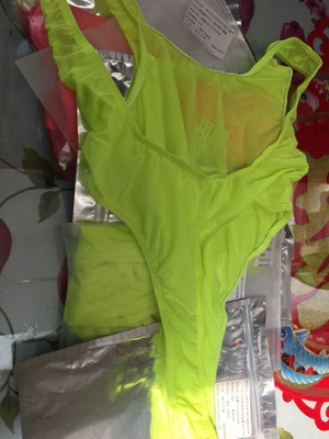 面料很柔软，非常冰凉舒爽，夏季打底性感又美丽无敌了！卖家发货挺快的，赞！