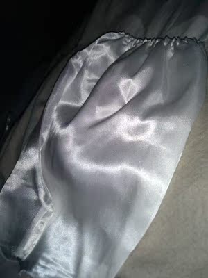 宝贝挺好的，穿着还很舒服，颜色也非常亮丽。