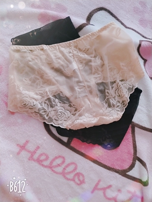 款式很好看，蕾丝的面料很柔软，裆部是纯棉的，都是单独的包装，买来被我姐拿走一条就剩两条了，很喜欢
