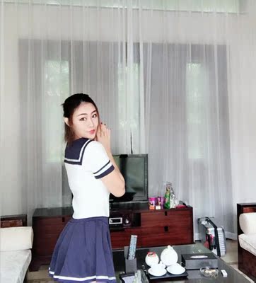 很漂亮，刚好合适，质量不错，重点是款式大爱，显身材凹凸有致，而且颜色跟图片一样，