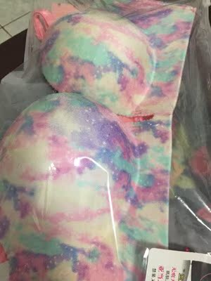 内衣收到了,质量很好,一直不敢在网上买内衣,这是第一次,果然没让我失望,比实物店好多了,两个颜色都是我喜欢的,面料舒适,试穿聚拢效果不错,满意! 内衣收到了,质量很好,一直不敢在网上买内衣,这是第一次,果然没让我失望,比实物店好多了,两个颜色都是我喜欢的,面料舒适,试穿聚拢效果不错,满意!