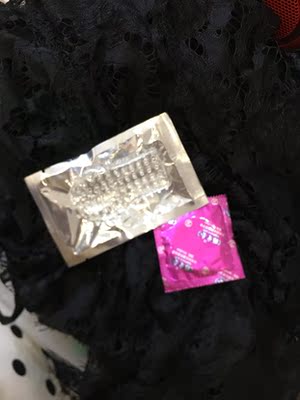 宝贝已收到，物流很快，和卖家描述的一样，蕾丝面料很软。谢谢卖家送的小礼物，祝卖家生意兴隆