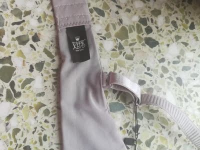 宝贝收到，试穿过，非常舒适，尺码标准，颜色款式好看，做工精细，很喜欢，会回购值得购买