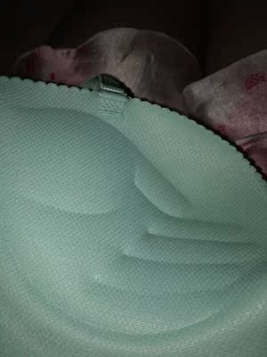 这款是我老公选的,他喜欢绿色因为亮,也喜欢带手的胸罩,因为白天能替他,帮忙托着 这款是我老公选的,他喜欢绿色因为亮,也喜欢带手的胸罩,因为白天能替他,帮忙托着