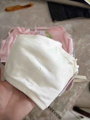 面料不错,摸上去很舒服,没有海绵。没有让我失望 面料不错,摸上去很舒服,没有海绵。没有让我失望