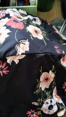 太久没在淘宝买衣服，都忘了图片与实物不符的事儿了。。泳衣也是衣服啊，唉。。。 花色跟图片有差距，实物显得老气！俗。。不天仙穿不出去啊。质感做工也比较差，吊桥的带子设计的不走心。。因为是发转运公司的，退换货运费比东西还贵，就算了，已经闲置。