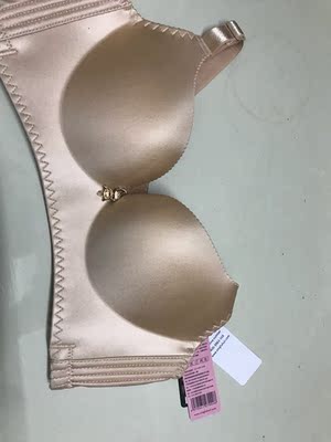 以前在微商哪里买的很贵，现在在网上买的是一样的，实惠多了，正品好货，亲们，需要的快下手买啊！