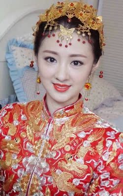 买来结婚穿的，质量挺好的，对得起这个价格，聚拢效果不错，老板赠送的神秘礼品很满意，谢谢老板