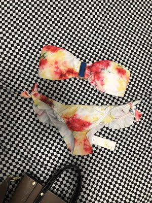 质量可以，很好看，就是我胖了些，穿着好奇怪