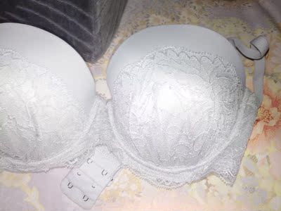 不能穿，丑死了，钢圈隔的难受，洗了一次就起球了