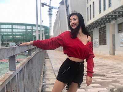 面料超级好哦 第四次来你家了 每次上新必拿好几件哦 你家的衣服穿上身就很性感