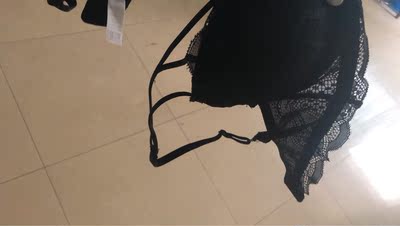 快递挺快，内衣已收到很合适。关键不热，