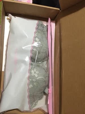 包装很不错的,衣衣真的穿着很舒服,很性感哦,不紧绷,很适合现在穿 包装很不错的,衣衣真的穿着很舒服,很性感哦,不紧绷,很适合现在穿