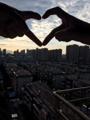 蕾丝质量很好 造型也很好看 第一次买这种款的内衣 很喜欢 蕾丝质量很好 造型也很好看 第一次买这种款的内衣 很喜欢