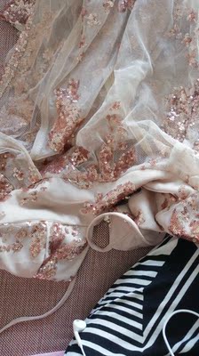 超级好看，颜色很显白