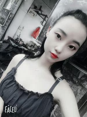 就生日穿了一天，质量还可以，就是我买大了，但是还是很喜欢的