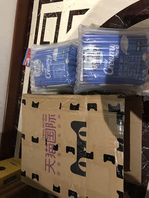 包装严密防震防潮防摔,奶粉日期很新,这个奶粉多次购买了,很香浓,温水都能轻易溶解,价钱合理,值得推荐 包装严密防震防潮防摔,奶粉日期很新,这个奶粉多次购买了,很香浓,温水都能轻易溶解,价钱合理,值得推荐