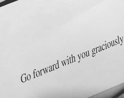 不是第一次来拔草了，喜欢！这一款上身很漂亮，材质也舒服，不是那种廉价的蕾丝。赞！