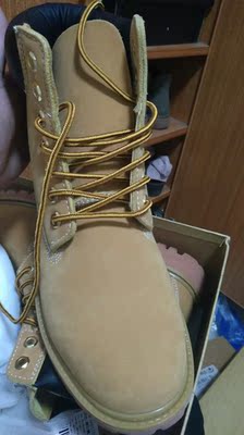 鞋子挺好的,跟图一模一样。比较怕鞋帮那块黑皮开裂,因为我之前买的耳机的皮跟这个一样的,用了一年多皮开裂了,这个穿鞋子的时候会用力蹭到,怕这个顶不了多久,希望耐穿。每次确定收货后,偶都会默认好评接着把星星填满,偶觉得这是个好习惯,每当看到:亲,您的评价对别的买家有很大帮助时,偶就发誓一定要做个好评专业户去好好帮助别的买家。马云大叔都说了,给好评的买家都是好买家哈。老板,临走之前再悄悄告诉你一个小秘密,偶已经把你的店铺收藏起来啦!如果别的买家因此而找不到,你可不要怪我哟……。 鞋子挺好的,跟图一模一样。比较怕鞋帮那块黑皮开裂,因为我之前买的耳机的皮跟这个一样的,用了一年多皮开裂了,这个穿鞋子的时候会用力蹭到,怕这个顶不了多久,希望耐穿。每次确定收货后,偶都会默认好评接着把星星填满,偶觉得这是个好习惯,每当看到:亲,您的评价对别的买家有很大帮助时,偶就发誓一定要做个好评专业户去好好帮助别的买家。马云大叔都说了,给好评的买家都是好买家哈。老板,临走之前再悄悄告诉你一个小秘密,偶已经把你的店铺收藏起来啦!如果别的买家因此而找不到,你可不要怪我哟……。