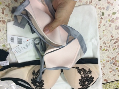 淘宝5,6年了,第一次买到尺码那么准,罩杯那么合适的内衣,夏天薄薄的料子最合适了,袋子细细的很合适穿吊带裙,都不用换肩带了的,赞赞赞,以后就你家了 淘宝5,6年了,第一次买到尺码那么准,罩杯那么合适的内衣,夏天薄薄的料子最合适了,袋子细细的很合适穿吊带裙,都不用换肩带了的,赞赞赞,以后就你家了