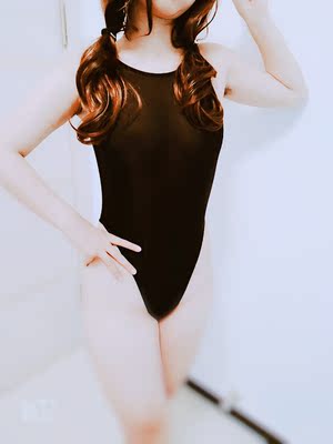 高叉很显腿长哦，但是腿粗系遮不住滴(捂脸)