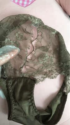 真的差劲👎到极点了，穿第一次就破成这样了&hellip;&hellip;真的购物最差劲的一次了&hellip;&hellip;