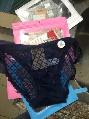 包裝得很好，款式好看，質量不錯，滿輕薄的！！！很滿意！！！實惠！！！