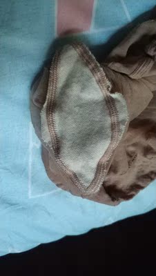 还不错，就是细节品质可以再做好一点。 比如裆部呼吸垫棉剪裁的边不整齐，腰部撑开后里面的松紧带会有纤维断裂起毛的感觉。