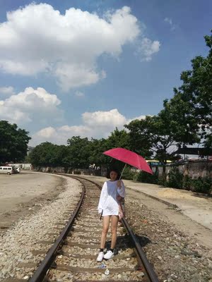 很好，买来搭防晒衣的，就是有点大，可能是我比较瘦吧哈哈哈要被自己笑死了