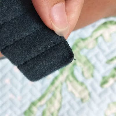 原本拍了两件 可是墨绿色的有点磨背 退回客服检测没有问题 但是明明很硬 粉色都不会 材质很明显的不同 只留一件粉的 墨绿色只好退款 下次活动再回购吧 习惯好评！