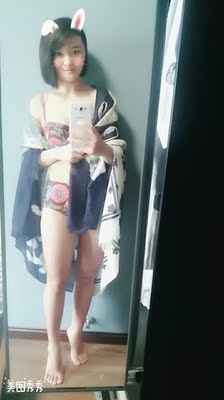 颜色还可以，但是小胸真的就算了，A罩杯果断放弃，果断放弃，我就是前车之鉴，我要去买个插垫试试。。。。。呜呜呜。。。。