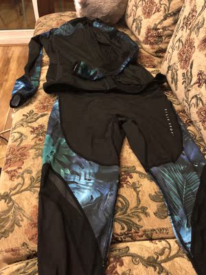 超棒的衣服,非常专业,客服也非常好哟 超棒的衣服,非常专业,客服也非常好哟