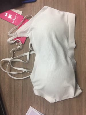 宝贝质量很好，面料摸起来特别舒服，感觉很透气～物流也很快，唯一不足的是没有码数，我穿上感觉还是有一点点大了～