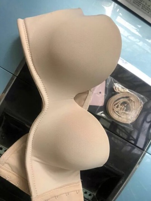 内衣非常满意，大小合适不会往下掉，配了肩带可以挂，而且也很舒服！！