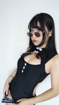 很特别的泳衣～～～